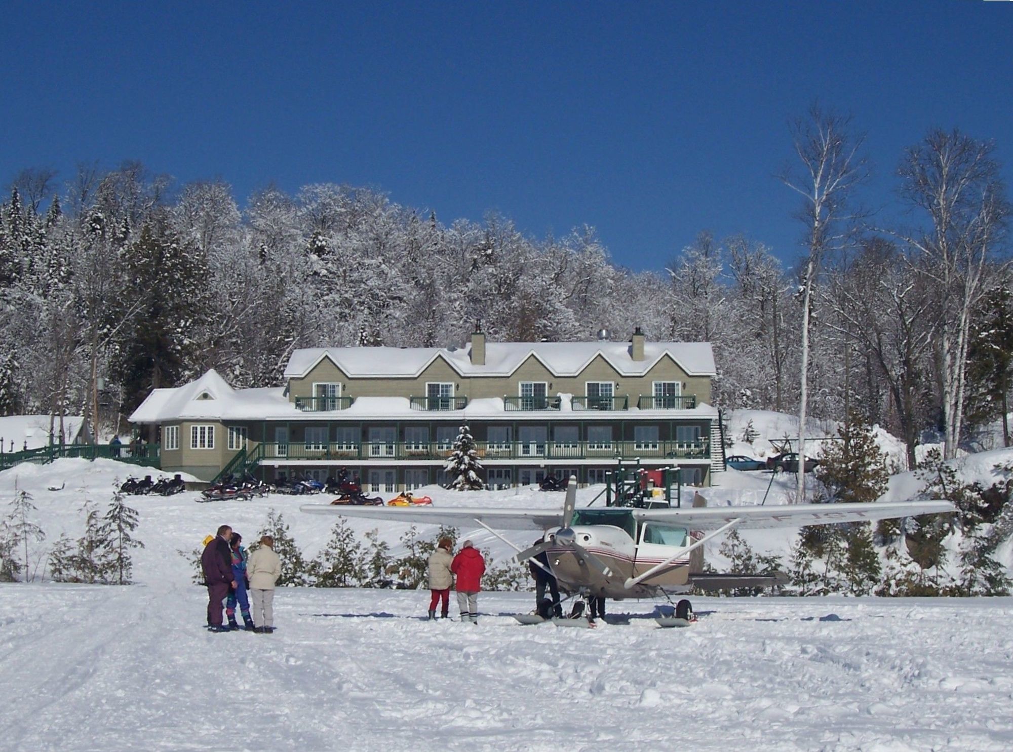Pourvoirie Du Lac Blanc Saint-Alexis-des-Monts Exterior foto